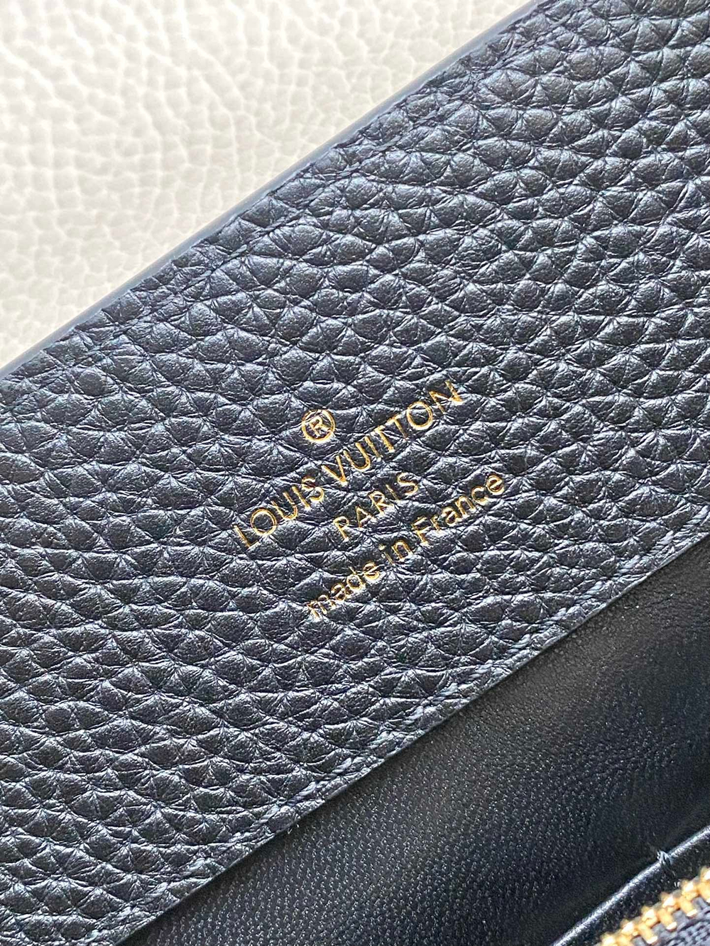 Louis Vuitton Capucines MM