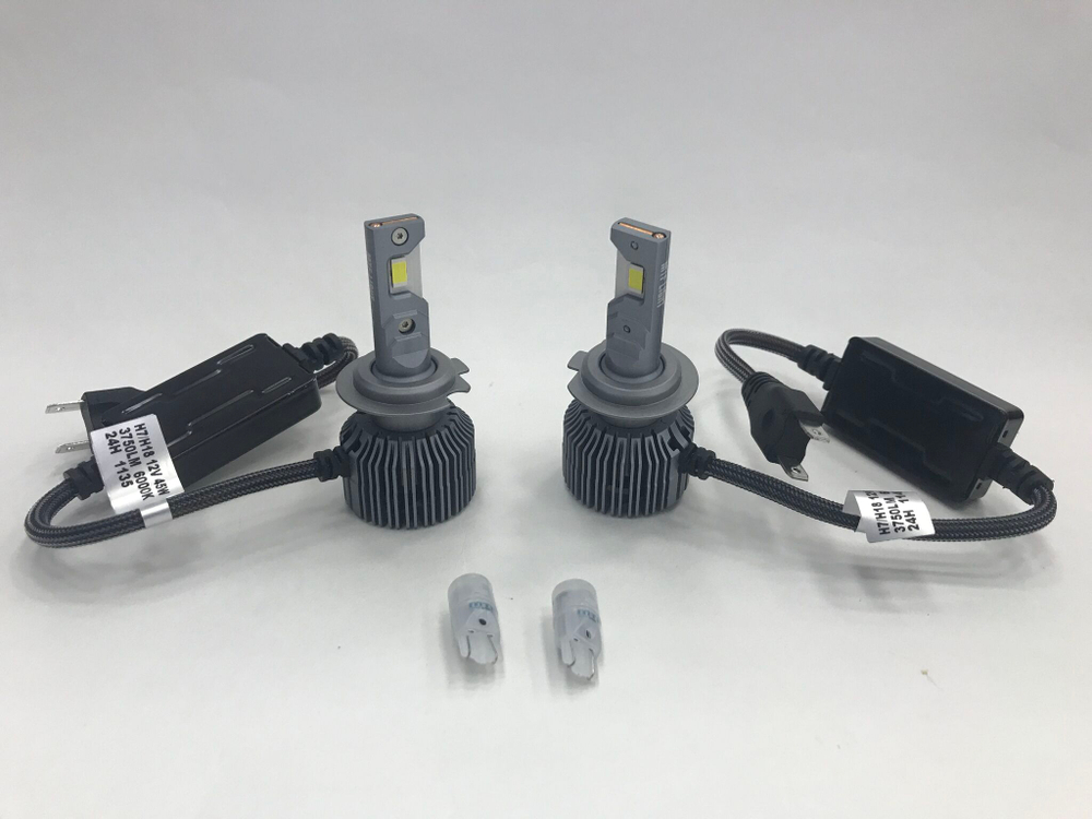 Светодиодные лампы ближнего и габаритного света для Chevrolet Niva 2009-20 MTF H7 Cyber Light +W5W TL