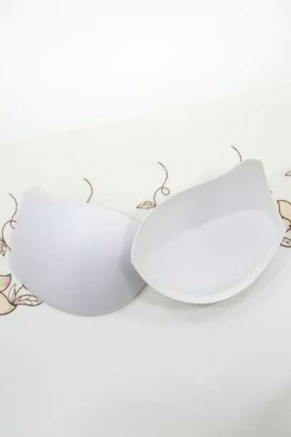 Чашки поролоновые белые с уступом под бретель с пушап