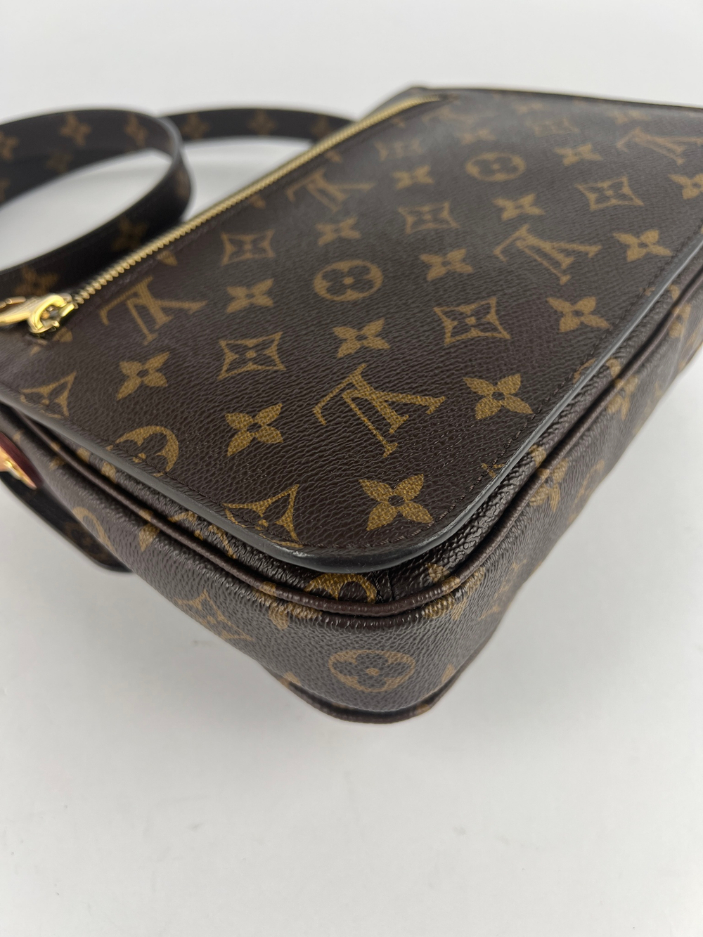 Сумка Louis Vuitton Pochette Metis