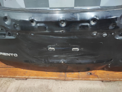 Крышка багажника Kia Sorento 2 (XM) 12-20 Б/У Оригинал 737002P520