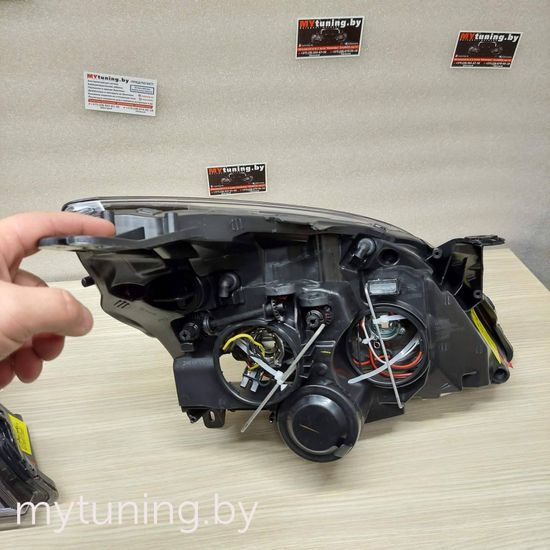 Передние фары Opel Vectra C angel eyes black