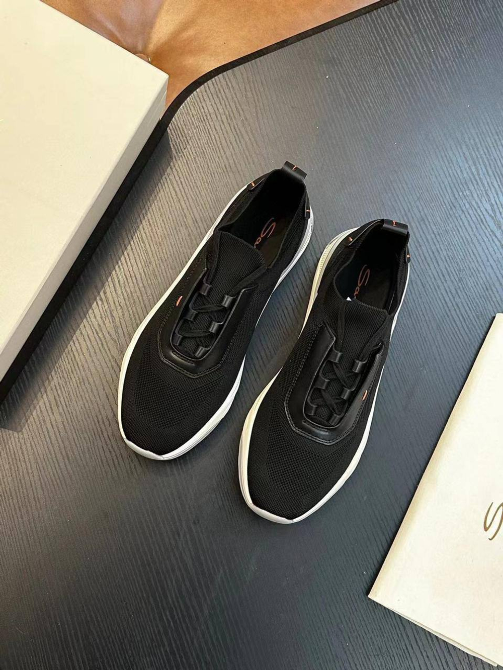 Кроссовки Santoni