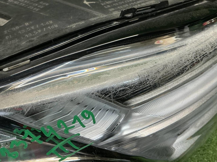 Фара правая Volvo XC90 2 (2014-2019) LED