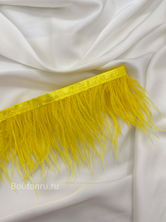 Перо ярко-желтое