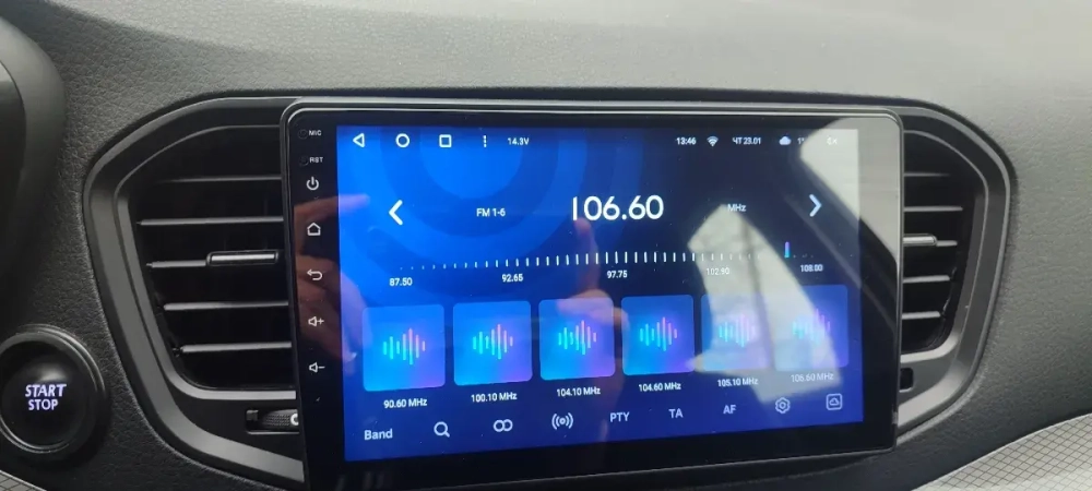 Магнитола для Lada Vesta NG 2023+ (без ШГУ, рамка черная матовая) - FarCar BM3101M монитор 9.5" QLED на Android 14, TS10, 4+32Гб, CarPlay, 4G SIM-слот