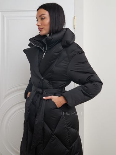 Черный длинный пуховик с поясом
