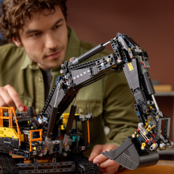 LEGO Technic - Экскаватор Volvo EC500 Hybrid 42215