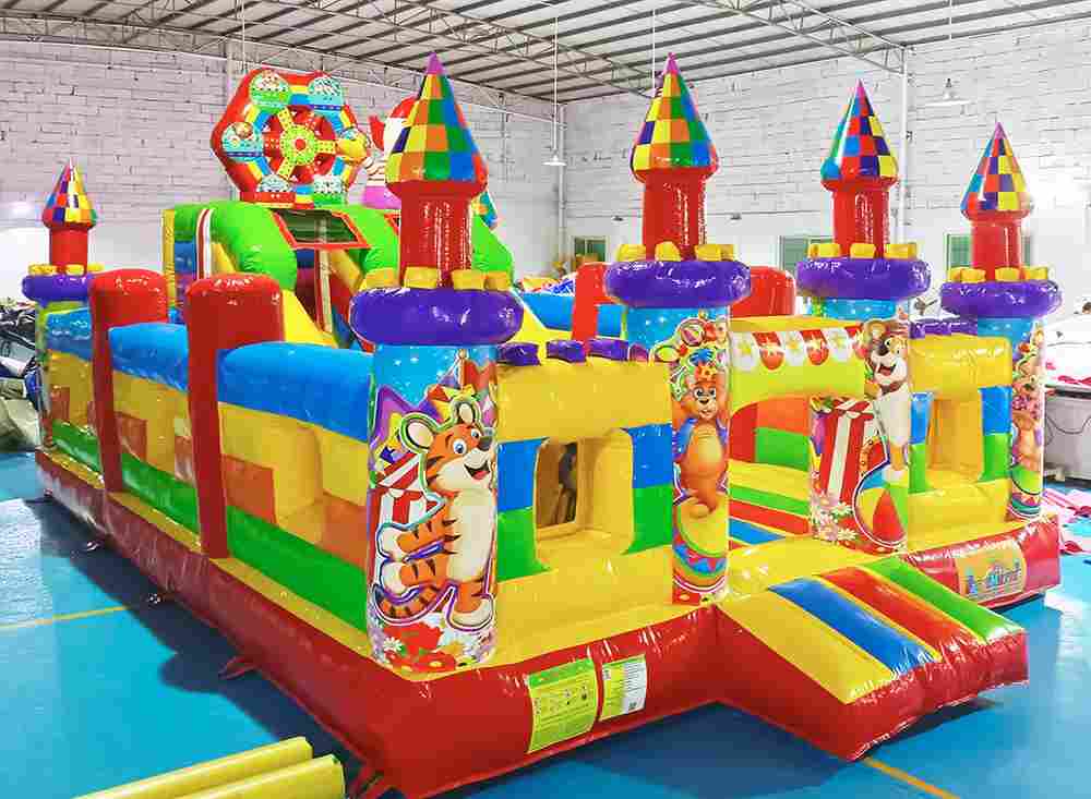 Надувной батут "Цирк приехал" с горкой