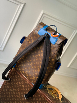Louis Vuitton Christopher MM