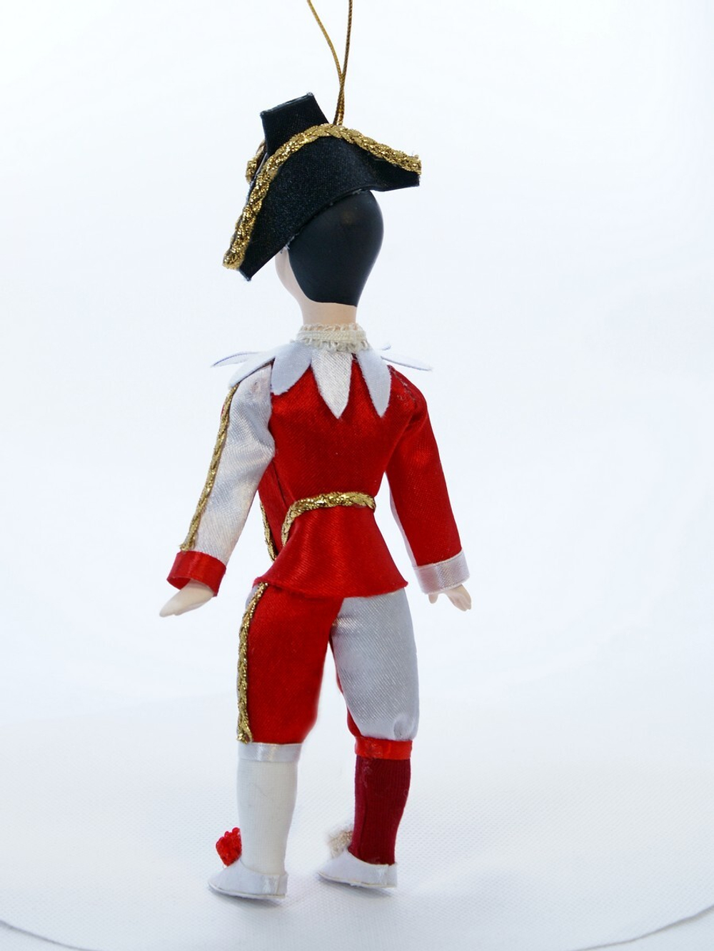 Кукла-подвеска фарфоровая Арлекин