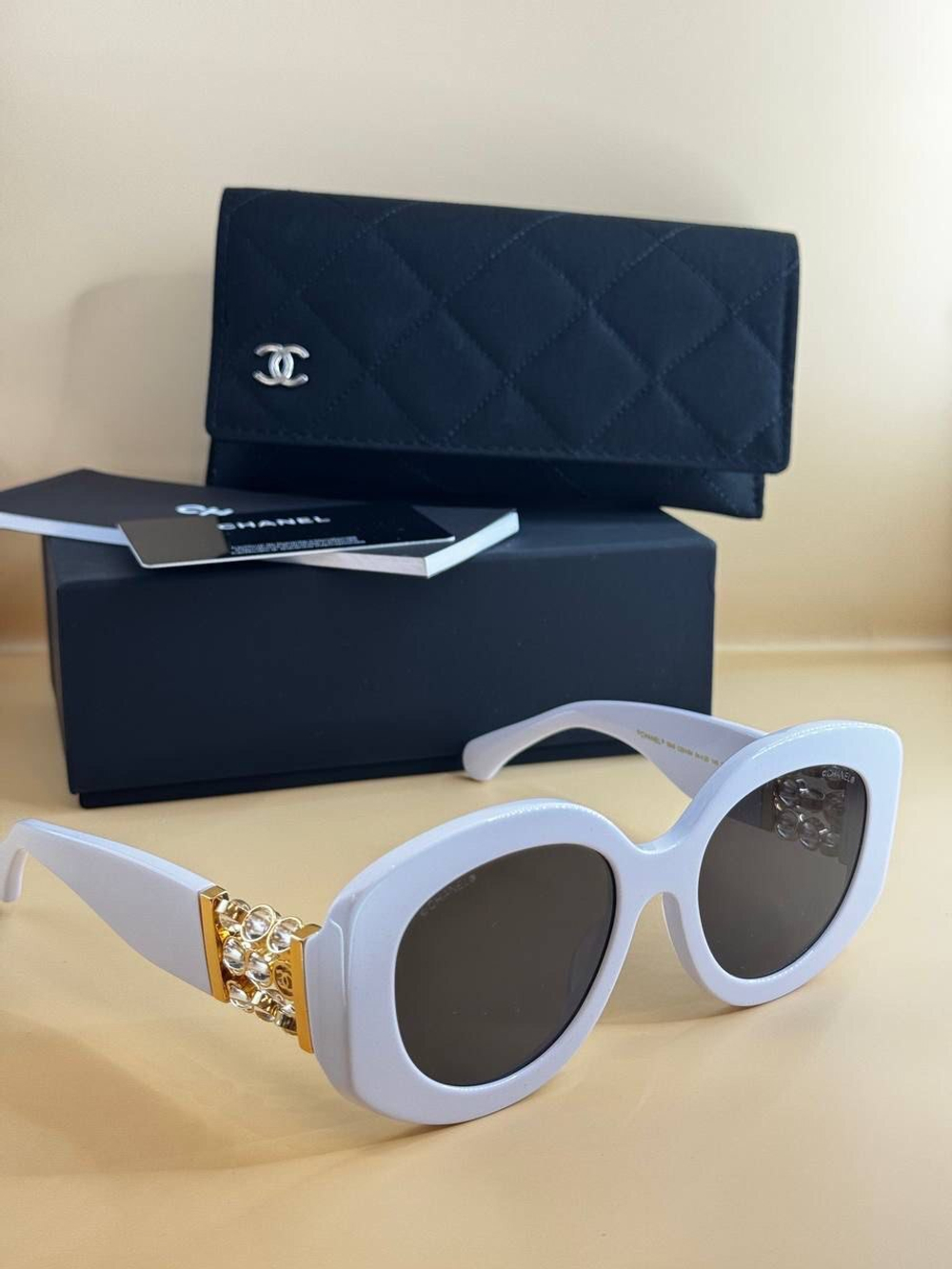 Солнцезащитные очки CHANEL