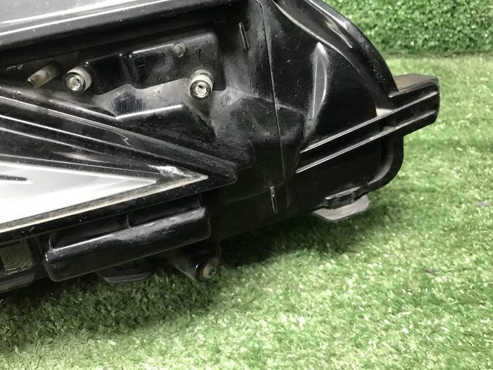 Фара правая Lexus LS 5 (2017-2021) LED