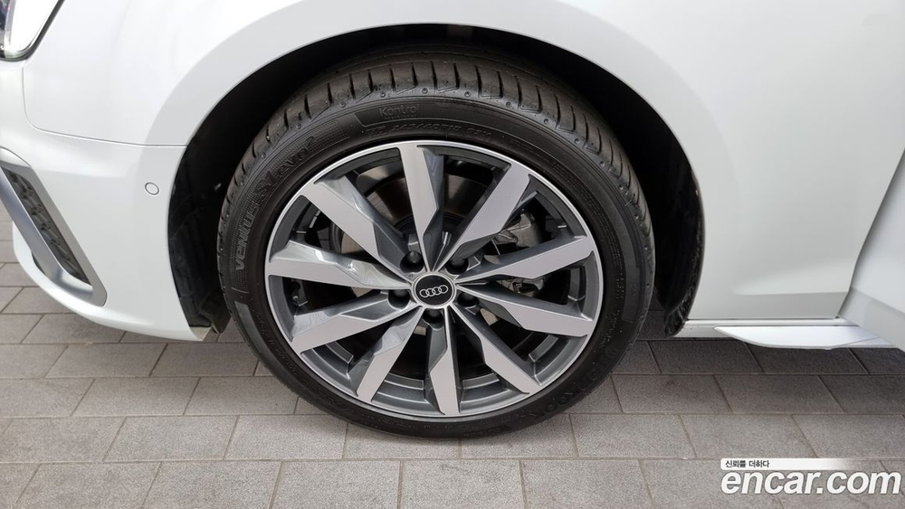 Audi A4 (B9) 40 TFSI Premium (11.2022)