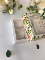 Коробка для 4 конфет "Розы" 12.6х12.6х3.5см