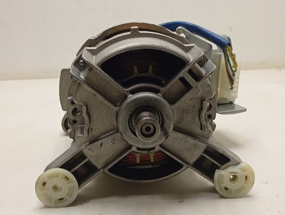 WLF20181CE/18 кт38 Двигатель для стиральной машины Bosch 5500018688 б/у