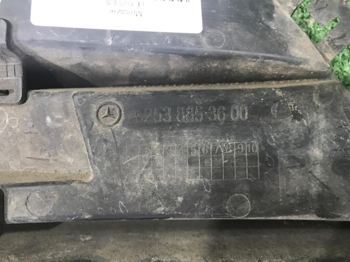 Решетка переднего бампера правая Mercedes GLC X253 (2015-2019) AMG