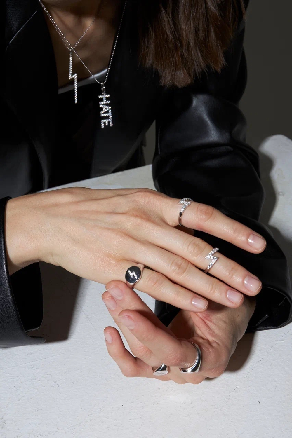 Кольцо печатка молния