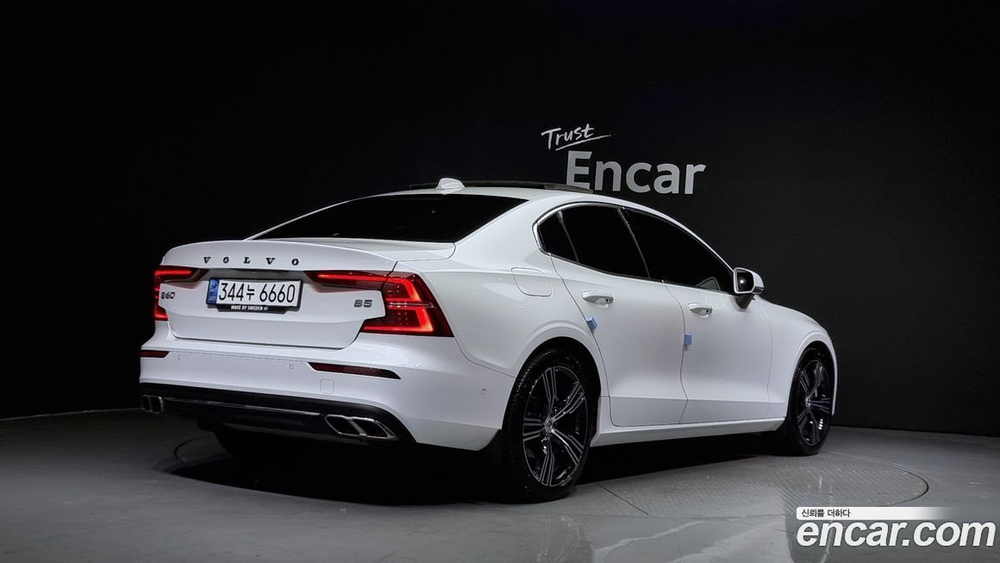 Volvo S60 3 Generation B5 Inscription (10.2021)