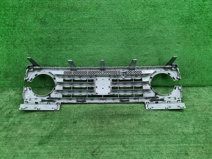 Решетка радиатора Tank 300 (2021-н.в.)