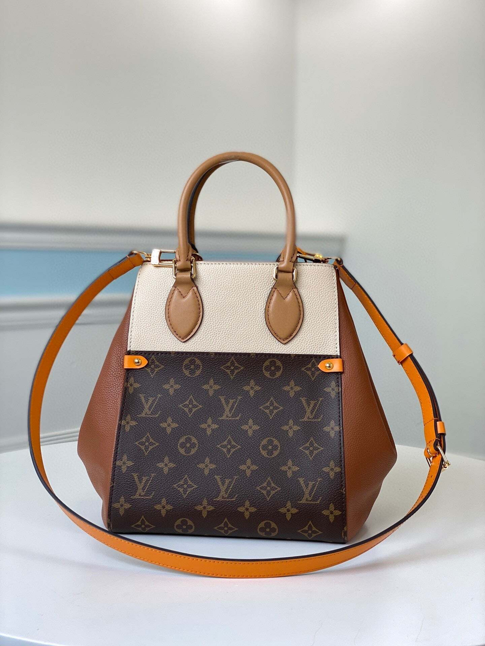 Louis Vuitton Fold Tote MM