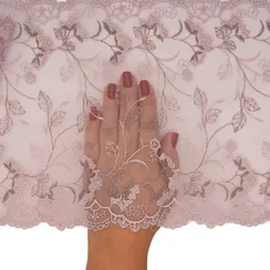 Вышивка на сетке лаванда/цветы 22 см