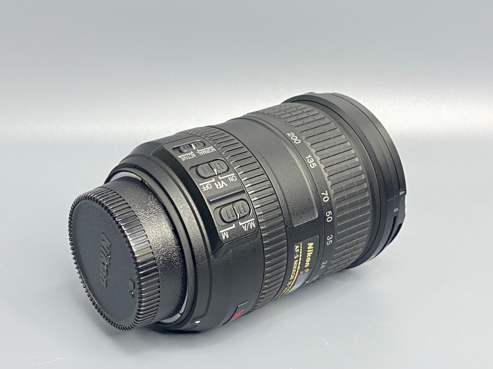 Nikon 18-200mm 3.5-5.6G ED AF-S VR DX