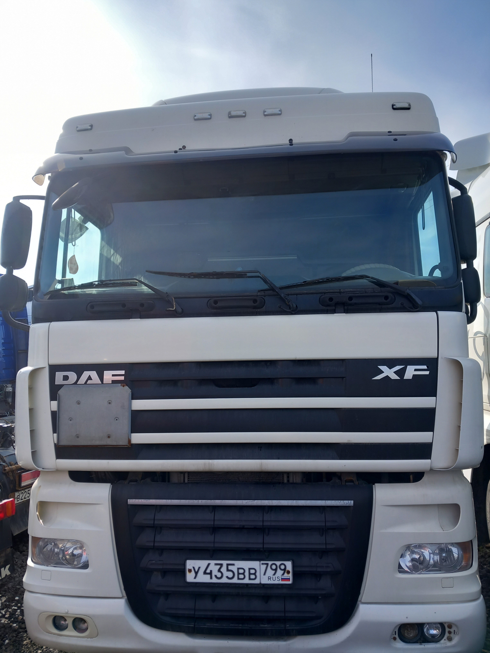 DAF XF 4x2 Седельный тягач FT XF 105 460 (Дизельный, 12,9 л, 462 л.с., МТ)