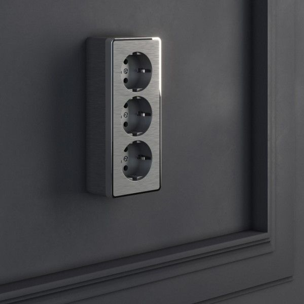 Розетка тройная с заземлением и шторками Gallant (графит рифленый)