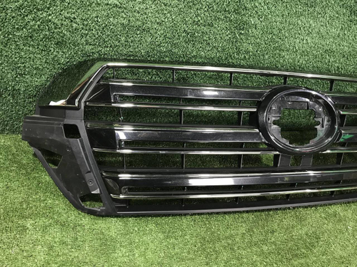 Решетка радиатора Toyota Land Cruiser 200 (2015-2021)