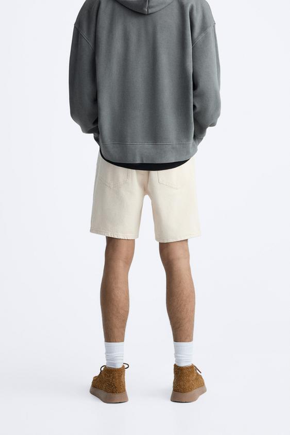 ZARA ЦВЕТНЫЕ ДЖИНСОВЫЕ ШОРТЫ, ЖЕЛТОВАТО-БЕЛЫЙ