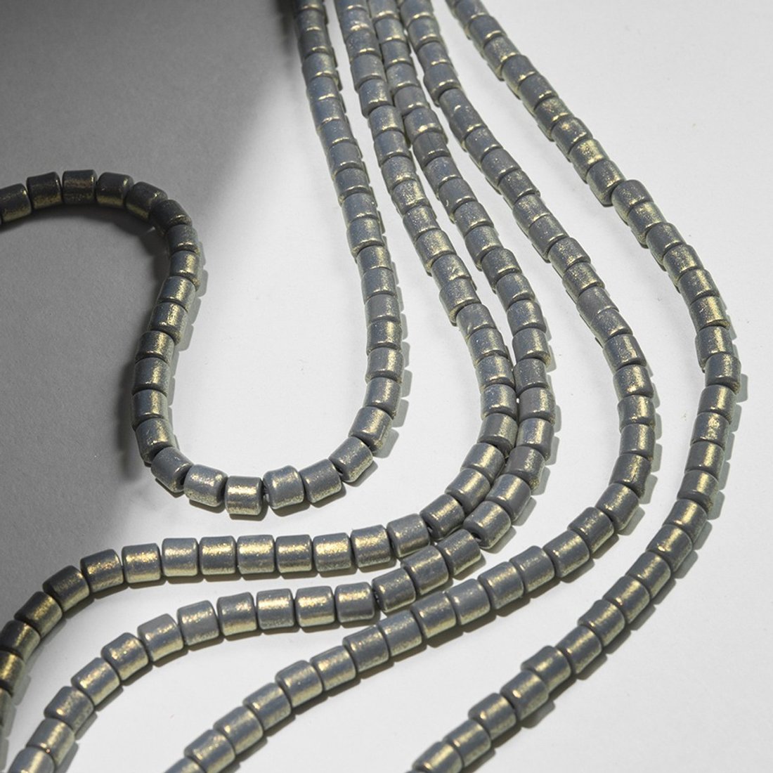 Бусины хеши, каучук с напылением, оттенок "Серый", 6*6мм