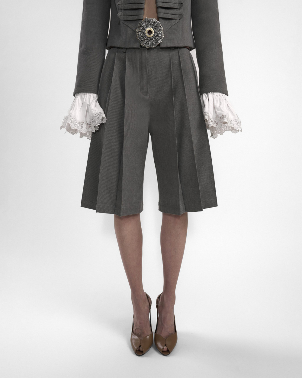 Шорты джинсовые гусарские