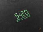Футболка Balenciaga "5:20"