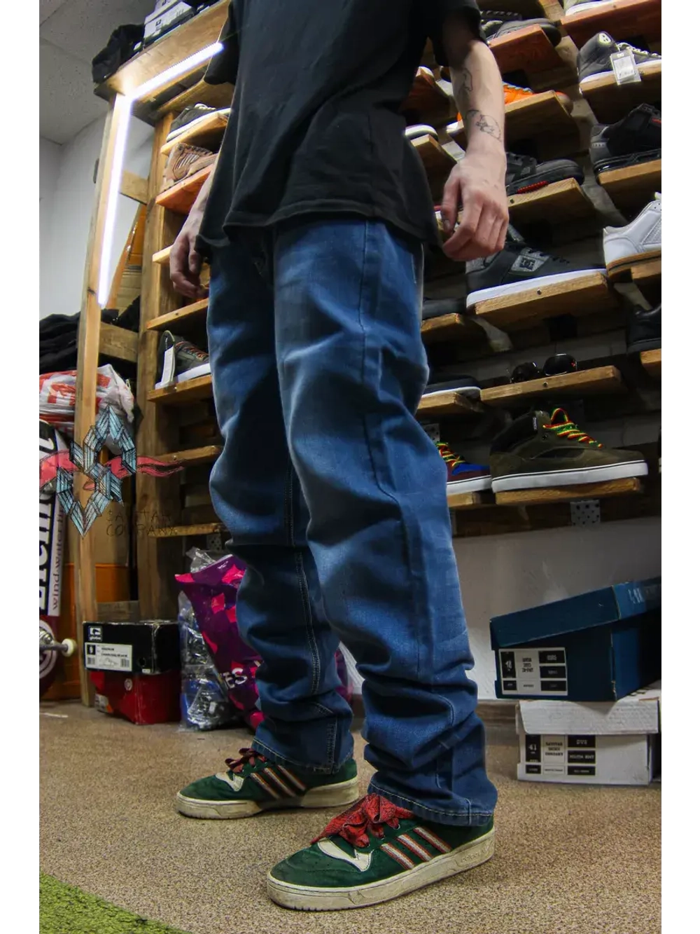 Джинсы прямые от Savitar Shoes Company