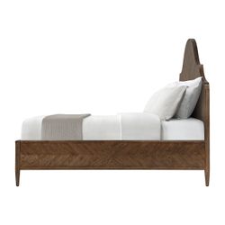 Кровать с деревянным изголовьем "Нова"