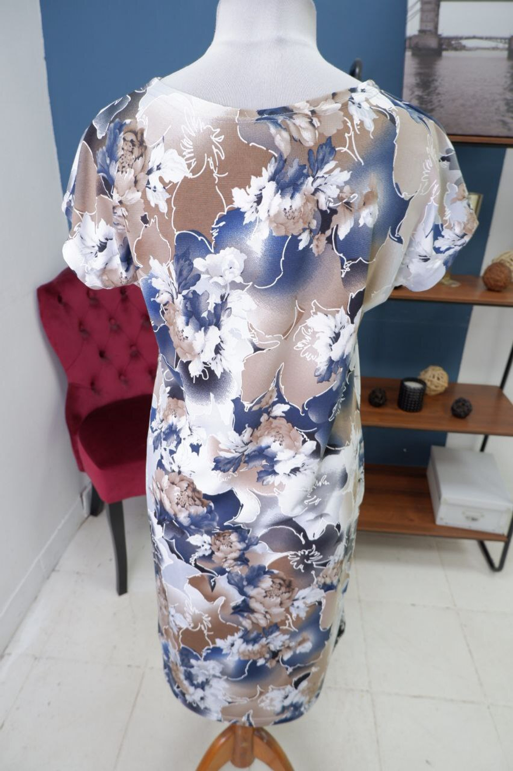 Платье стильное 48 размер