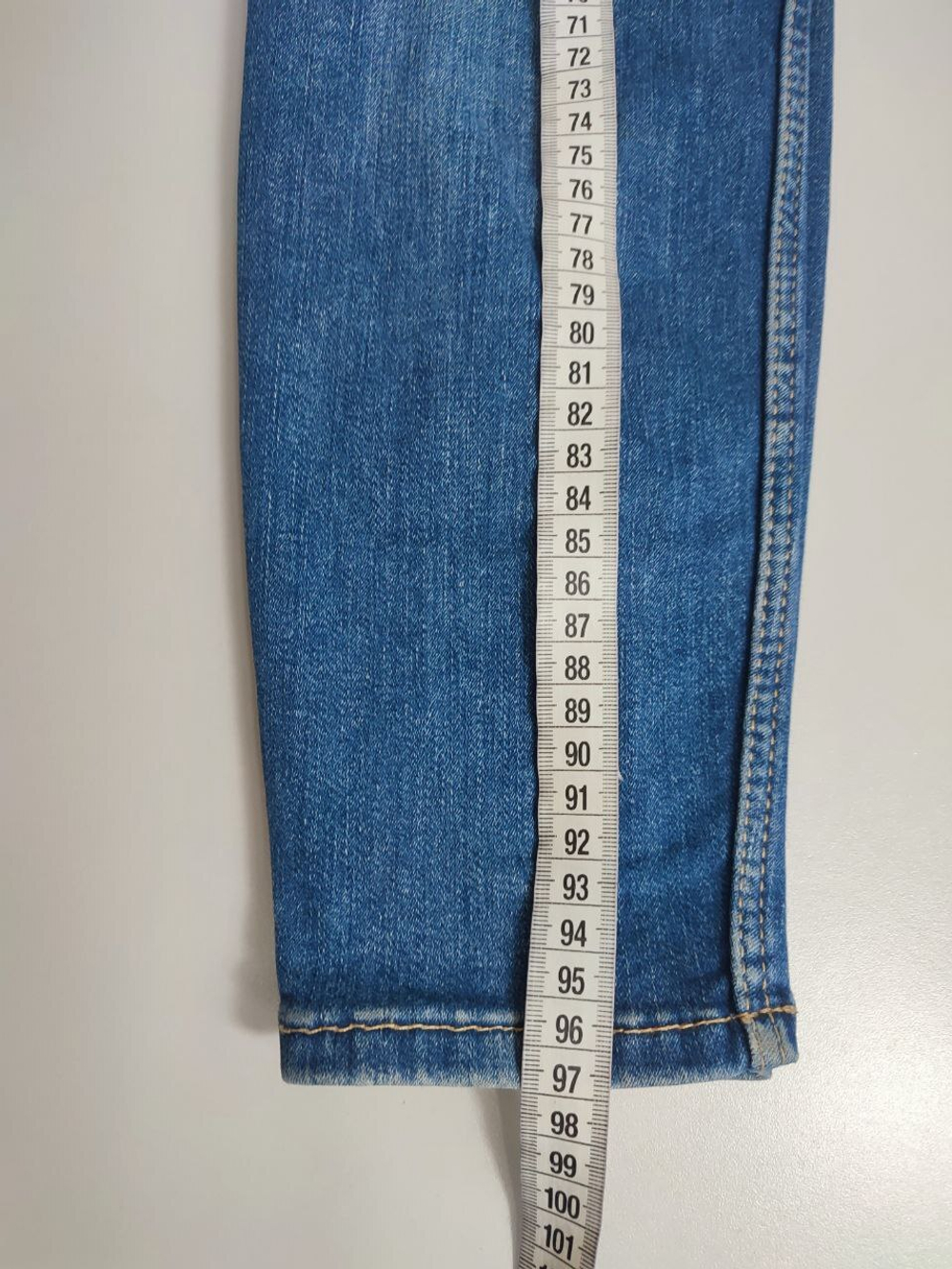 Джинсы Zara стильные 38 размер