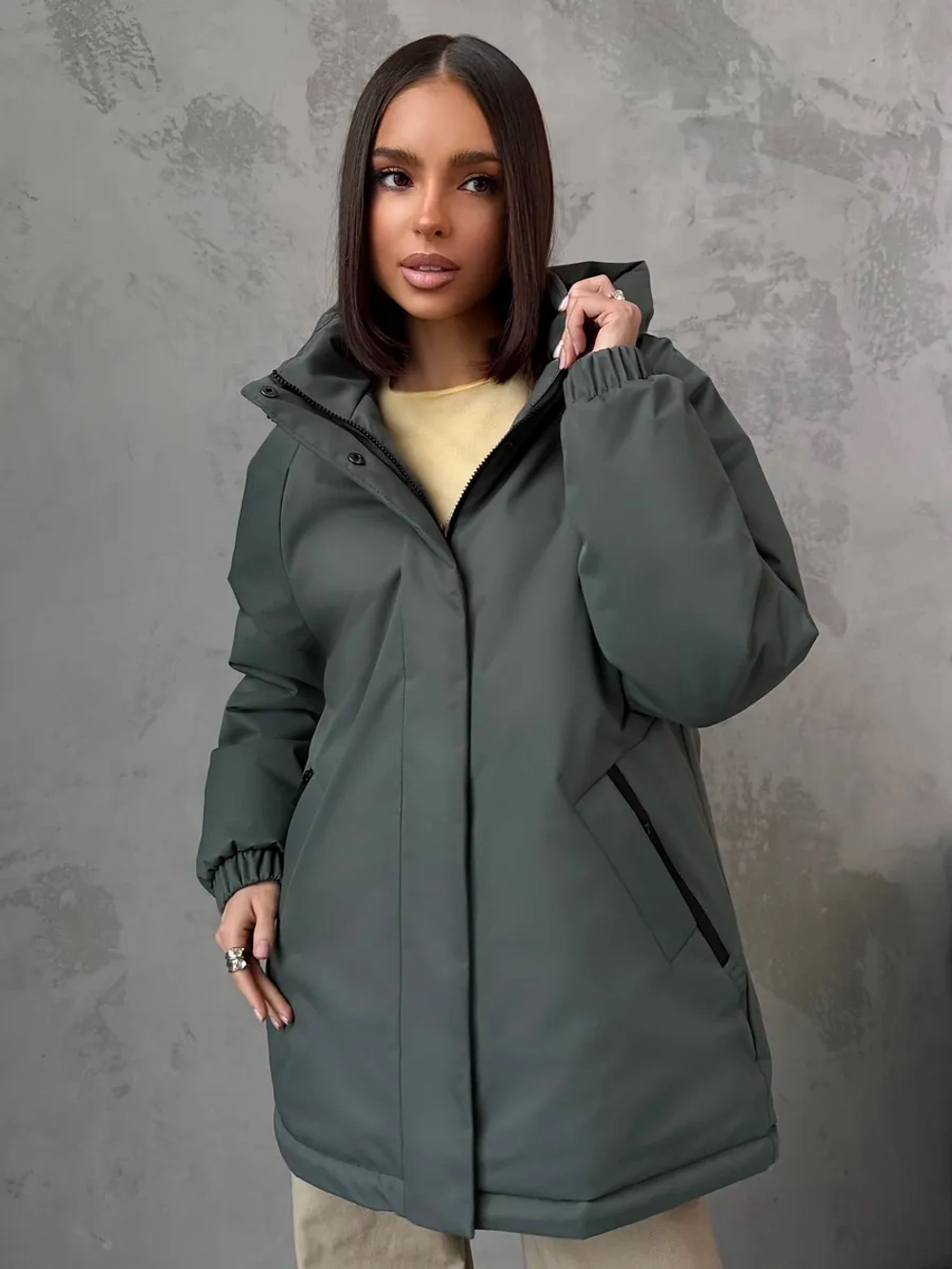 Куртка весенняя удлиненная с капюшоном