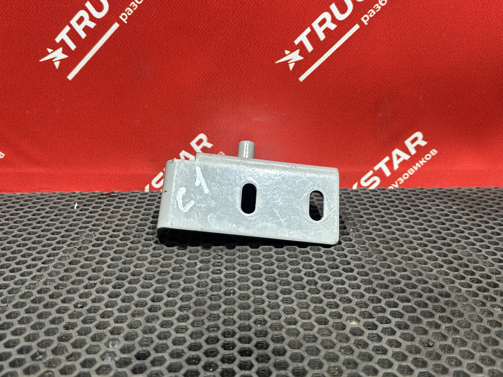 Кронштейн спальника правый 2023г