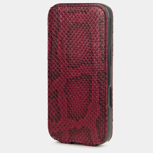 Чехол для iPhone 17 Pro кожаный, питон цвета малины