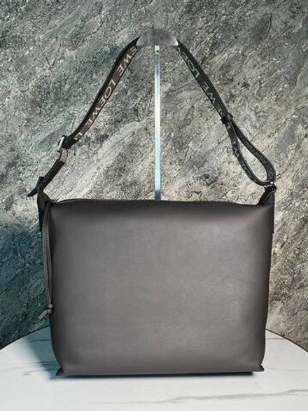 Сумка-мессенджер Loewe