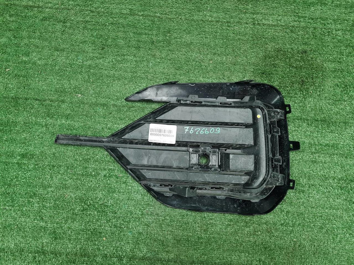 Решетка перед. бампера VW Touareg 3 (18-23) R-line