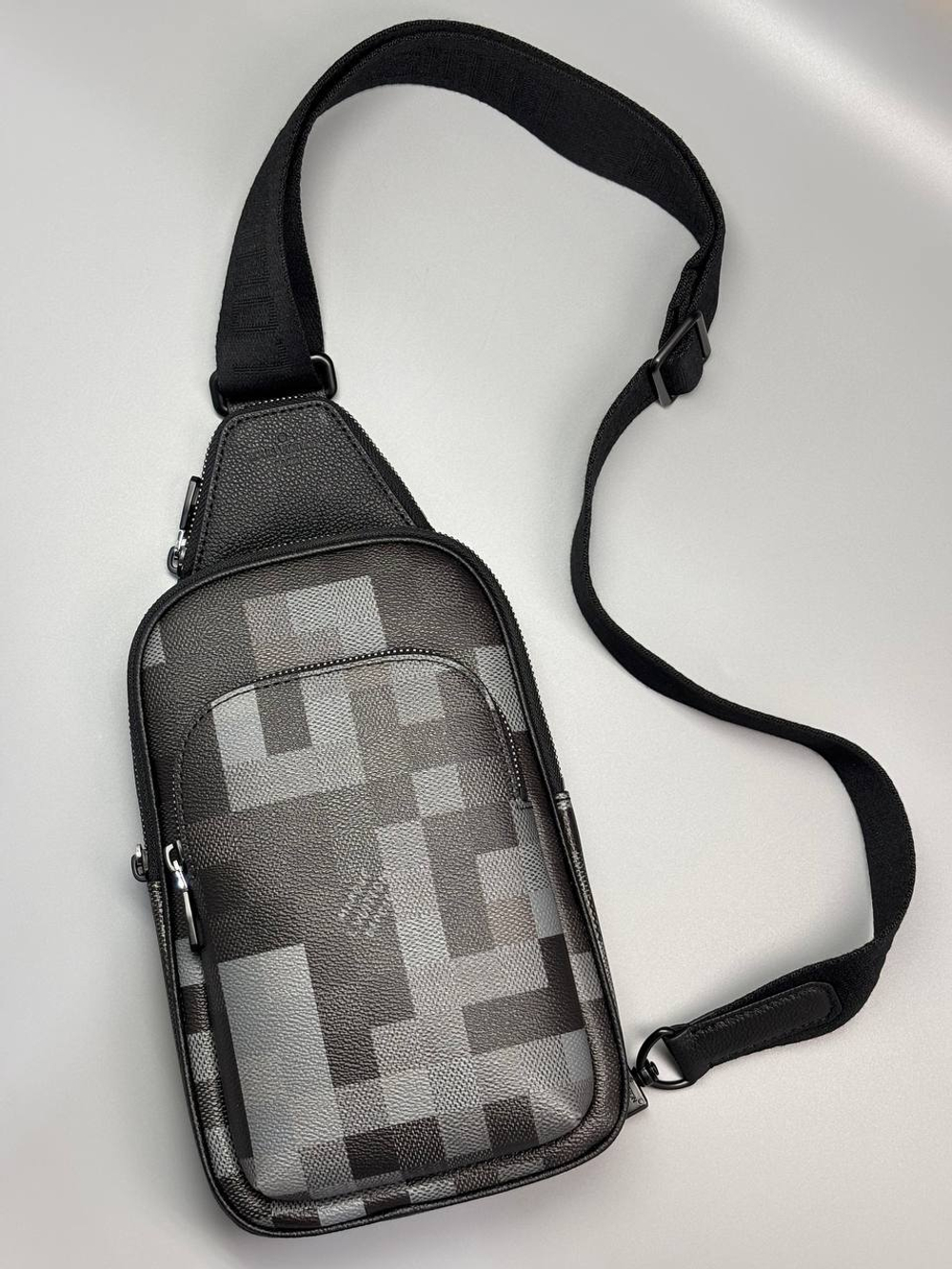 Сумка- слинг Louis Vuitton