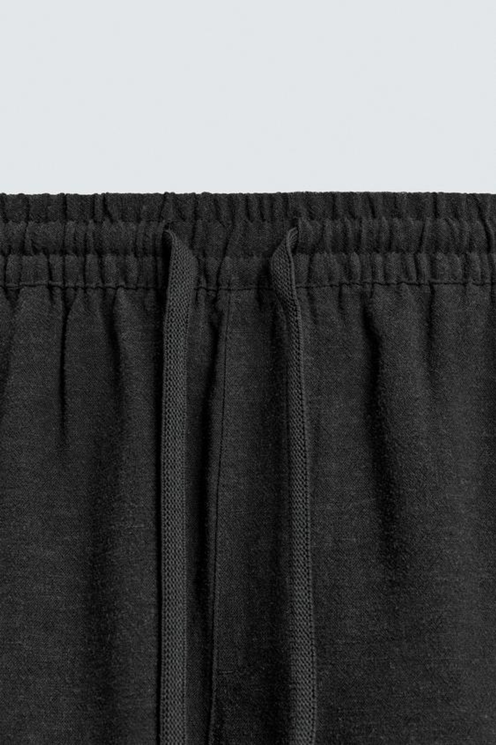 ZARA БЕРМУДЫ RELAXED FIT ИЗ ВИСКОЗЫ И ЛЬНА, ЧЕРНЫЙ