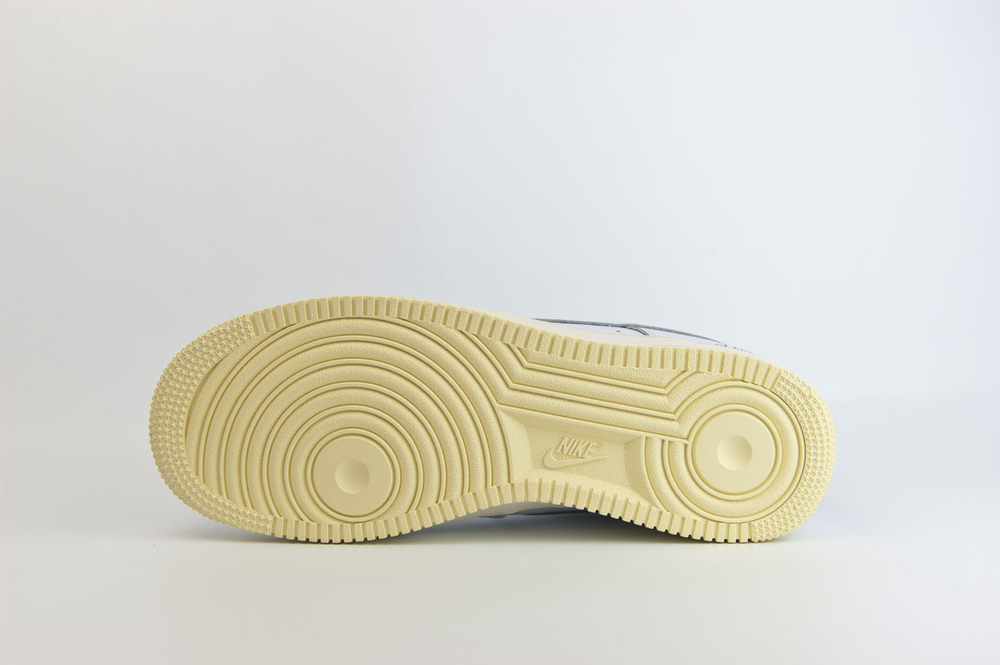 Кроссовки Nike Air Force 1 Low Wmns LE Starfish White