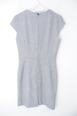 Платье лаконичное 42 размер