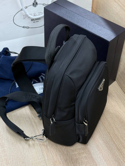 Рюкзак-слинг Prada