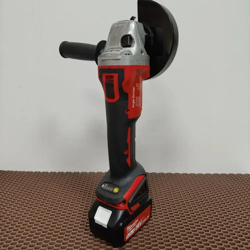 Набор аккумуляторного инструмента Milwaukee 6в1