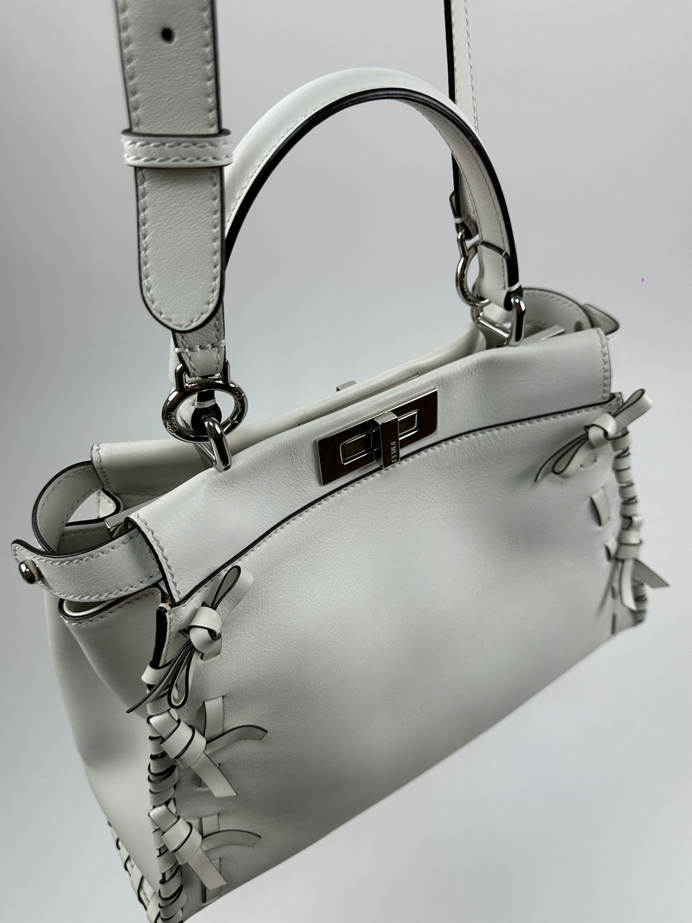 Сумка Fendi Peekaboo Medium Fiocco Bianca